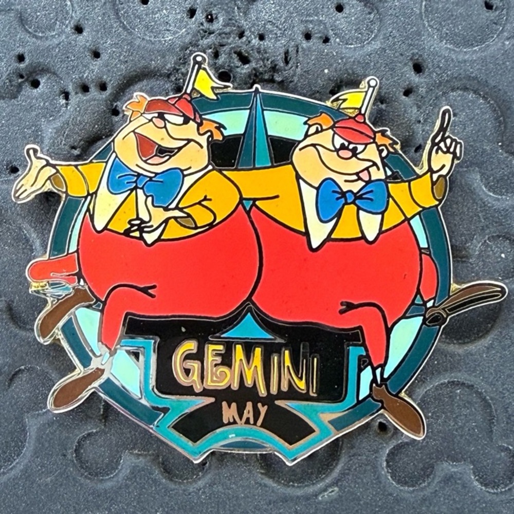 Disney parks pin of the month zodiac Gemini Tweedle Dee Tweedle Dum trading pin